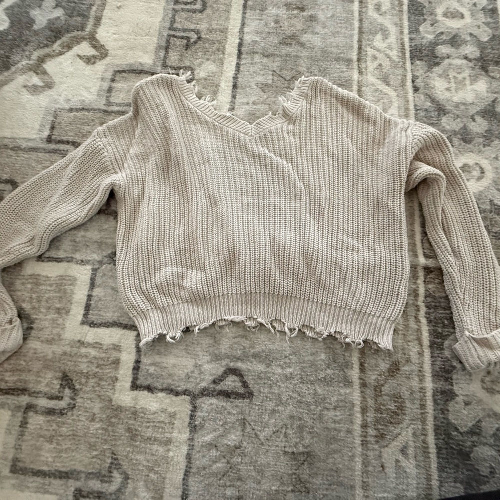 Crop neutral sweater